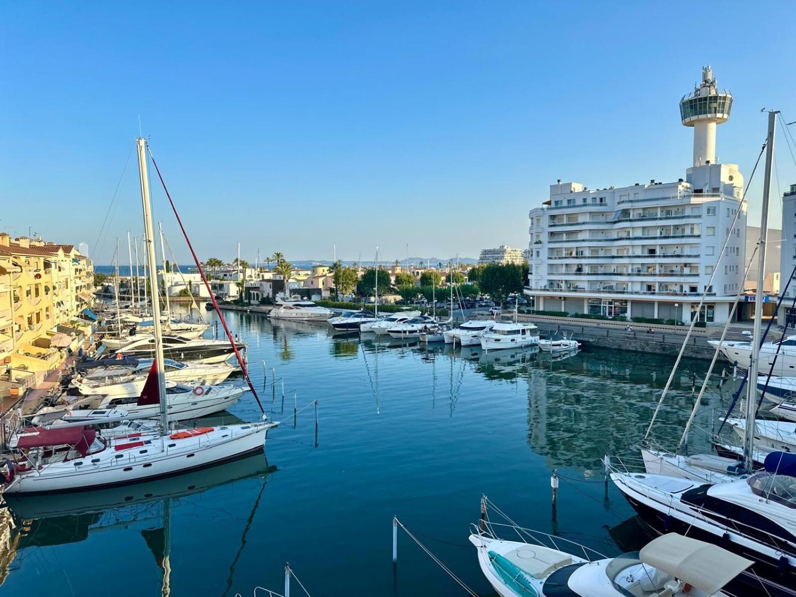 Apartamento Con Vistas A Mar Y Canal. Empuriabrava Dış mekan fotoğraf